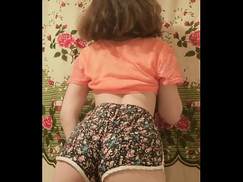 ❤️ دختر جوان سکسی که شورتش را جلوی دوربین در می آورد ️ فیلم لعنتی در fa.pornokey.ru ❌️❤